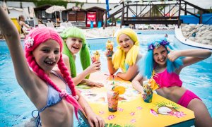 Havajské léto v Aquapalace Praha ještě více roztančí Lollipopz