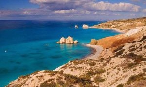 Romantické léto: Na Kypru si pojistíte lásku, natrefíte na průzračné moře a nachytáte bronz!
