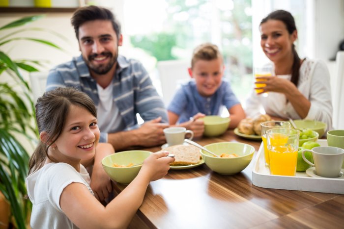 Taky řešíte, jak naučit vaše děti snídat? Možné to je a prázdniny jsou ideální dobou