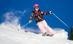 Zatočte s bolestí kolenních kloubů při lyžování. Pomůže vám kolenní ortéza