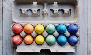 Hravé a barevné Velikonoce: Barvíme vajíčka s nápadem!