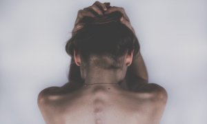 Srůsty způsobená bolest při pohlavním styku