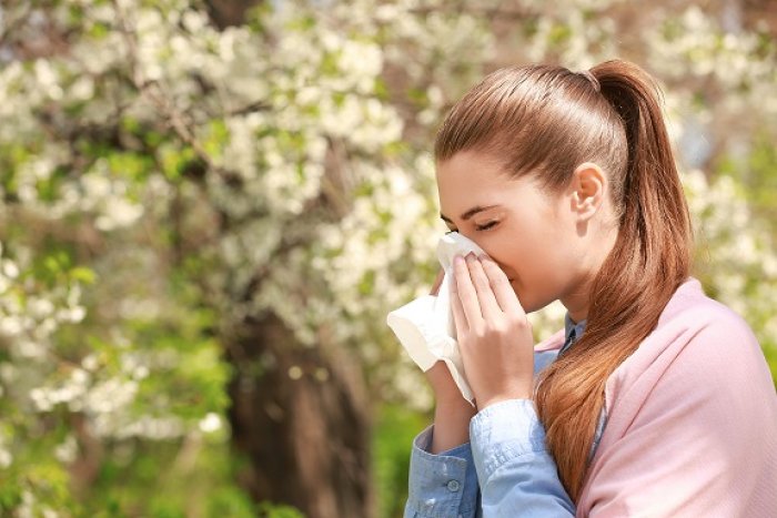 Jarní nepřítel jménem alergie.  Co ji zmírní a kdo vám s ní poradí?
