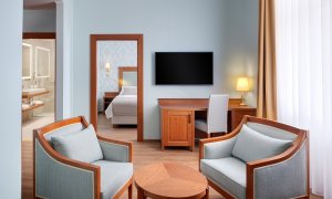 Zrekonstruované pokoje v hotelu Hvězda nabízí kombinaci historické dědictví a moderního designu