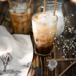 Ledová káva s makovým „mlékem“