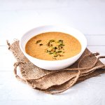 Proteinová zeleninová polévka s curry