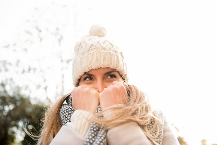 “Hydratační krémy jsou v zimě nezbytnost,” říká dermatoložka