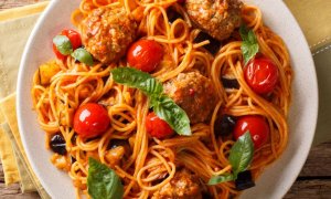 Špagety à la bolognese s kuřecími kuličkami