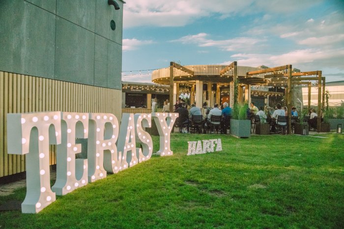 Gastronomické zážitky a zábava pod otevřeným nebem na Terasách Harfa