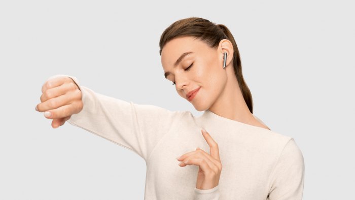 Sluchátka lehká jako pírko. Huawei FreeBuds 4 v uších ani neucítíte