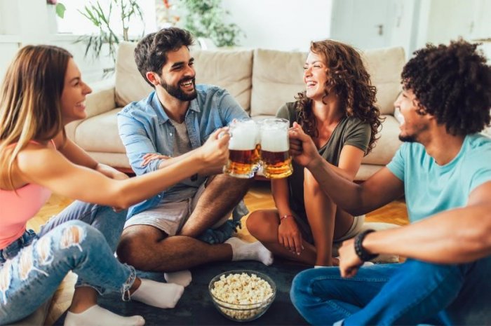Češi si zvykli čepovat pivo doma, jaké další vychytávky vám nesmí na domácí party chybět?