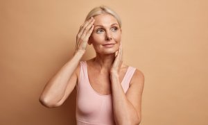 Co ovlivňuje vznik vrásek a stárnutí pleti? Pojďme tomu předejít