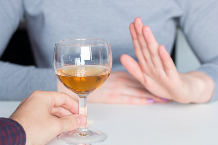 Jedna sklenka neuškodí? Jak alkohol ovlivňuje cukrovku