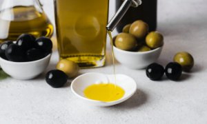 Který olivový olej je vhodný na vaření a který je nejzdravější? Poznejte jeho druhy