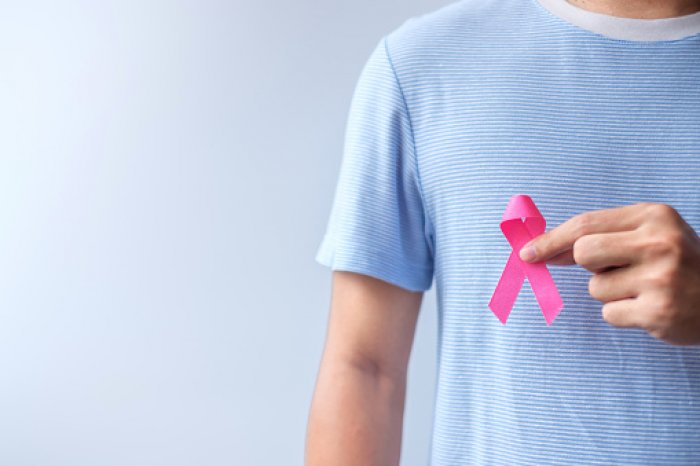 Rakovina prsu se týká i mužů. Jak odhalit její příznaky?