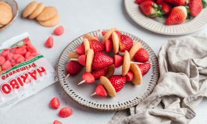 Oslavte jahodovou sezónu sladkým ovocným špízem s PRIMAVERA ERDBEEREN