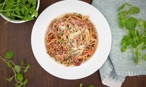 Špagety celozrnné s červenou čočkou na víně
