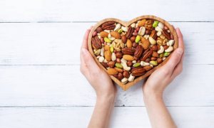 Řetězec BILLA uvádí novou privátní značku ořechů a sušených plodů Nice Bites
