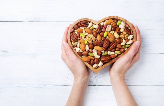 Řetězec BILLA uvádí novou privátní značku ořechů a sušených plodů Nice Bites