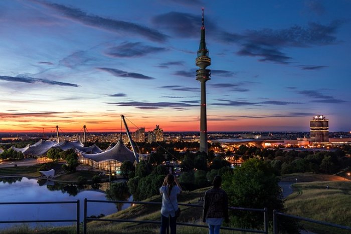 Mnichov, město kterým pivo a řeka Isar protéká