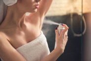 Deodoranty a antiperspiranty: Mýty, rozdíly v použití a překvapivá zjištění