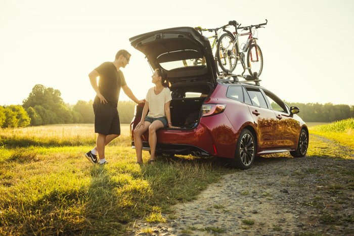 Sezóna cyklovýletů začíná: Jak správně vozit kolo na autě?