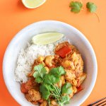 Tikka Masala s pečeným květákem a rostlinným gyrosem