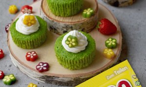 Mechové cupkakes s krémem a kytičkami HARIBO Flower Power