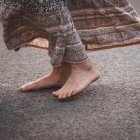Vyzkoušejte chůzi na boso! Chůze bez bot nám přináší spousty zdravotních benefitů