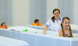 Den kůže upozorňuje na důležitost prevence, správnou péči i možnost přírodní léčby v unikátních slovenských lázních Smrdáky