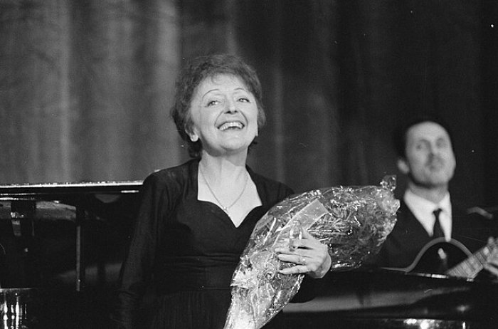 Život se šansoniérkou Edith Piaf nemazlil. Provázely ji neštěstí, nemoci i tragédie