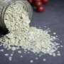 Ovesné vločky nepatří jen do jídelníčku. Otestujte je jako masku, peeling nebo čistící emulzi