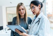Perimenopauza: nové slovo, známé pocity. GYNELLA přichází s novým průvodcem pro ženy