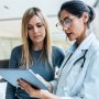 Perimenopauza: nové slovo, známé pocity. GYNELLA přichází s novým průvodcem pro ženy