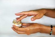 Malé zásahy s velkým efektem: Zbavte se akné přirozeně – konopná péče pro mladou pleť