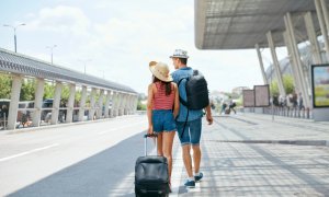 Letadlem bez stresu: jak se sbalit a co dělat, když kufr nepřiletí