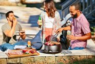 Chcete grilovat i na cestách? Poradíme, jak vybrat přenosný gril