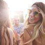 Od síťoviny po třásně: Trendy festivalové outfity očima stylistky Barbory Havlíkové