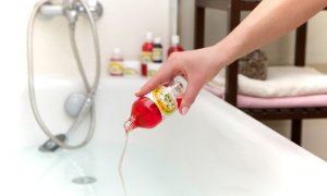 TIP: Třezalka – letní SOS na pokožku, nervy i svaly!