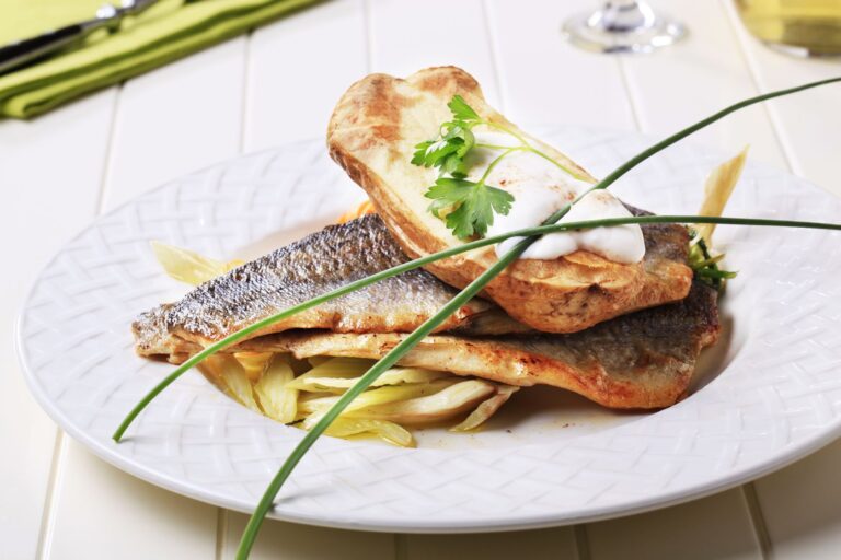 Kniha: Legendární módní návrháři