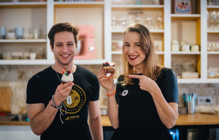 Vyžehlete si karmu cupcakem