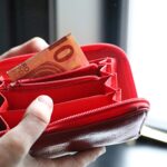 Že to ženy s penězi neumějí? Nesmysl, v investování se mužům vyrovnají