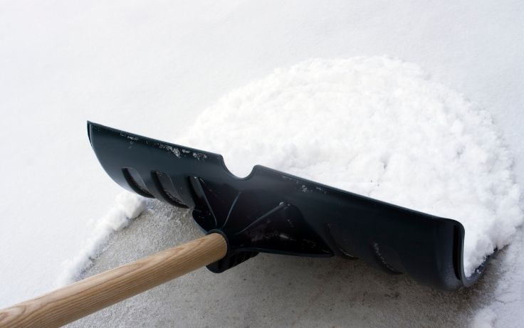 Zimní údržba venkovních prostor se nemá podceňovat!