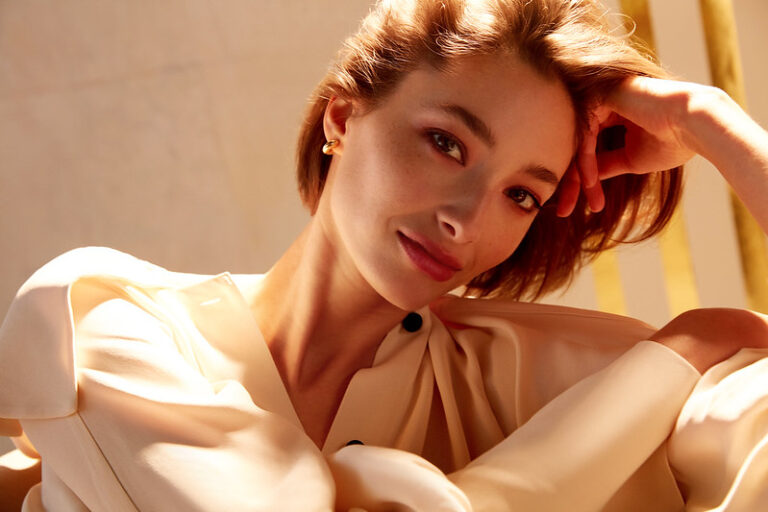 Zažijte novou úroveň smyslového zážitku s dřevitými vůněmi Giordani Gold pro ni a pro něj