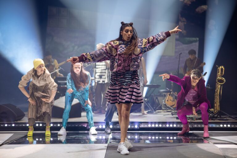 Cirk La Putyka oslňuje akrobacií v oblečení PUMA