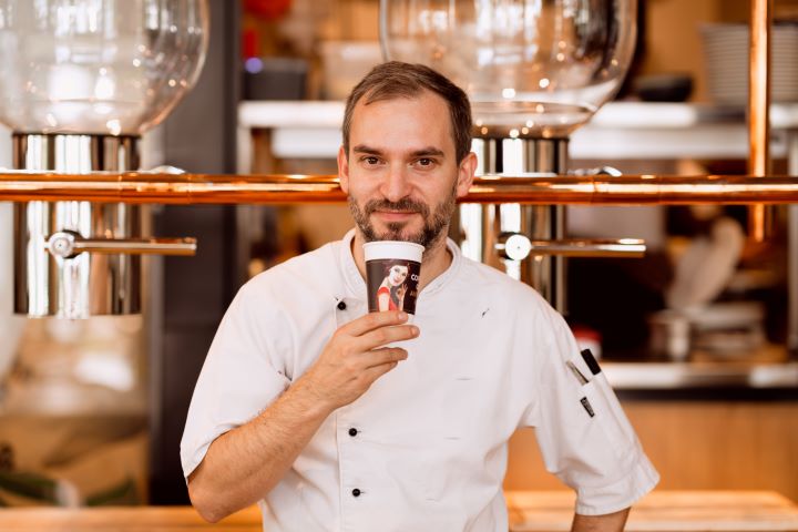 Znáte příběh kaváren Mondieu? Rodinný podnik neustále expanduje