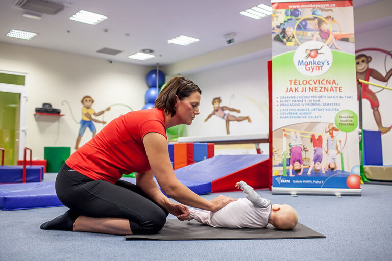 5 osvědčených tipů na domácí cvičení s miminky a batolaty