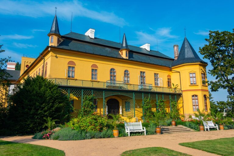 Slatiňany: Šlechtické sídlo, kde se psaly dějiny koní